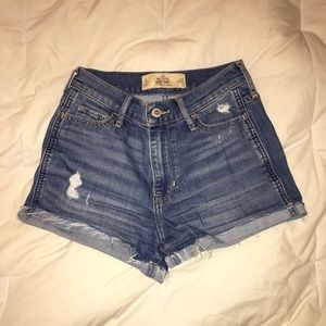 Hollister High-Waisted Short-Shorts
